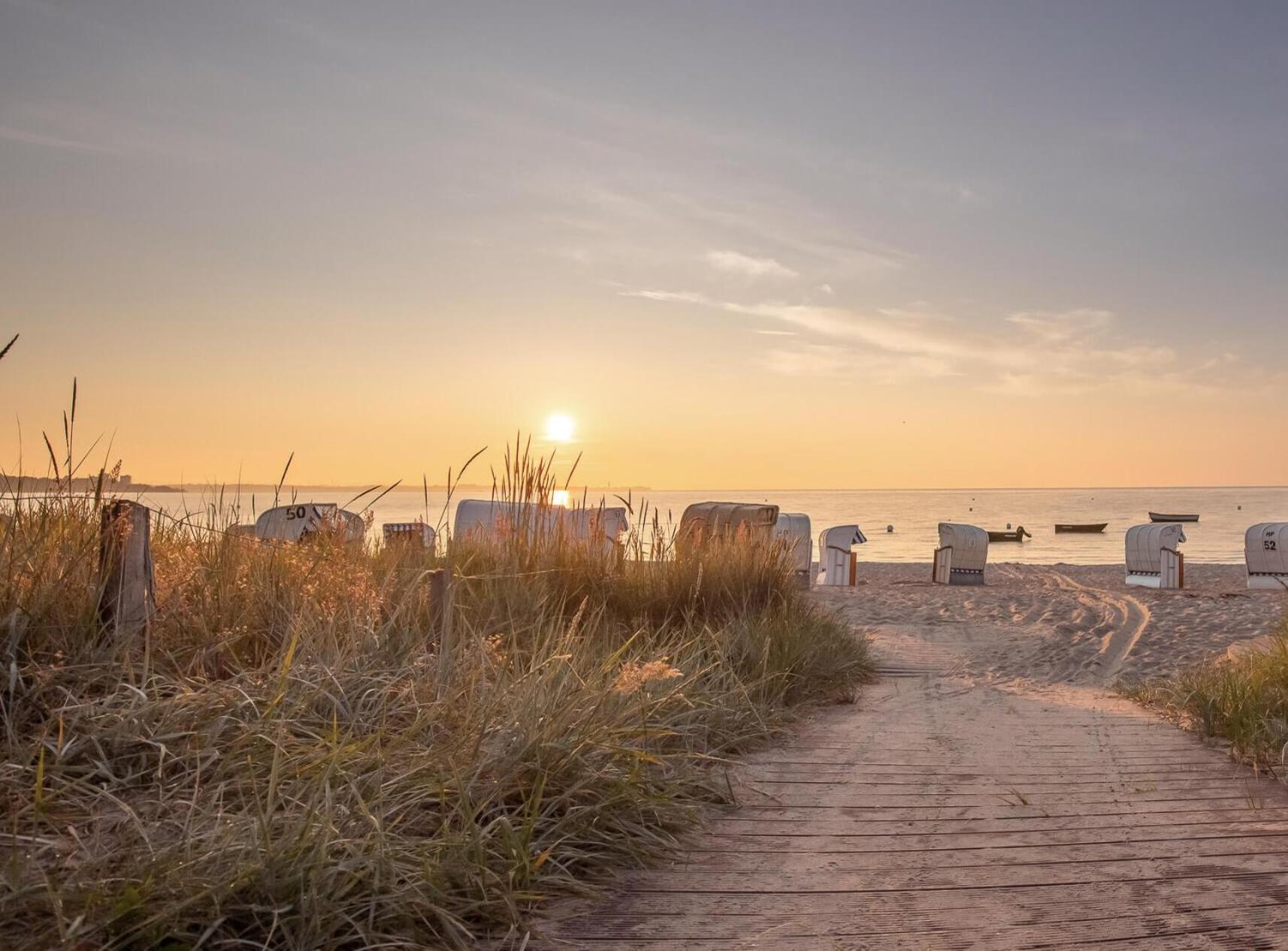 Ferienwohnung Strandoase Inklusive Terrasse Und Parkplatz - Sonnenseite Scharbeutz Bagian luar foto